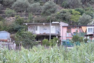 terreno con stabile Briga messina
