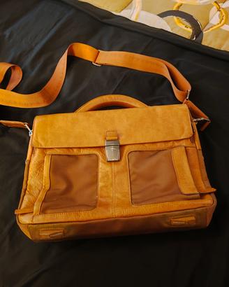 PIQUADRO PELLE MIELE SUPER ACCESSORIATA