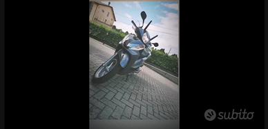 Smembro sh 300 a pezzi di ricambio oppure intero