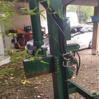 Spaccalegna per trattore