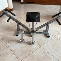 Pesi e attrezzo ginnico