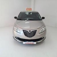 lancia Ypsilon automatica 