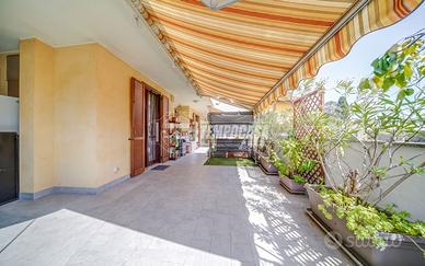 BORGOMANERO - TRILOCALE CON TERRAZZO