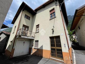 CASA SEMINDIPENDENTE A ROGNO