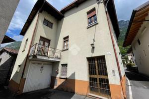 CASA SEMINDIPENDENTE A ROGNO