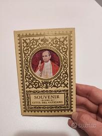 souvenir citta del vaticano con monete e francobol