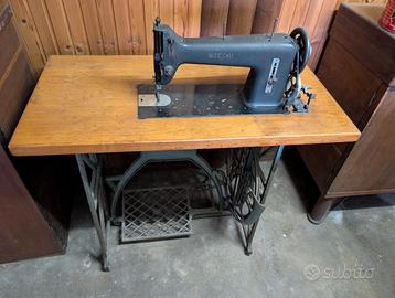 Macchina da cucire Necchi anni 40