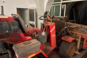 F802 raccoglitrice / Motospazzatrice