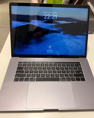 MacBook Pro 15” 2017 intel i7 2,8ghz 16gb ram 1 tb