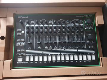 ROLAND TR8