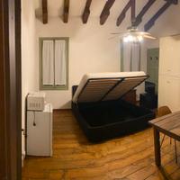 Camera con frigo e microonde