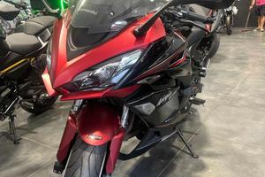 KAWASAKI Ninja 1000 SX con borse laterali