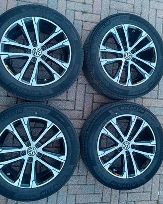 Cerchi e Gomme originali VW Passat B8 215/55R17