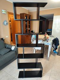Libreria separa ambienti 