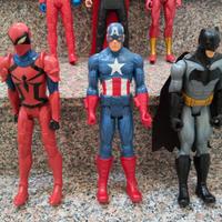 PERSONAGGI AVENGERS 30 cm