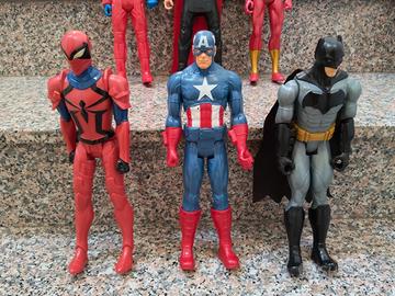 PERSONAGGI AVENGERS 30 cm
