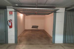 Box Auto adiacente Ospedale Maggiore