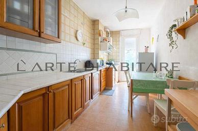 Appartamento di 126 m² con più di 5 locali e box a