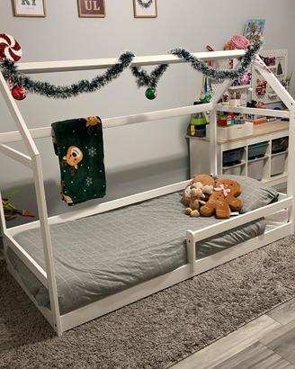 letto montessoriano e tappeto