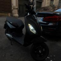 Piaggio One Active 125 2022 total black elettrico
