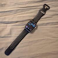 Apple Watch 6 GPS 44mm grigo con cinturino sport