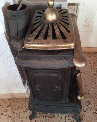 stufa a legna in ghisa 