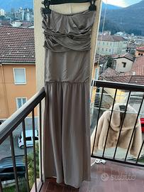 Abito da cerimonia beige scuro nuovo