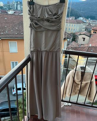 Abito da cerimonia beige scuro nuovo