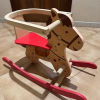 Cavallo a dondolo di legno