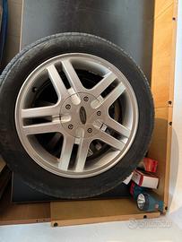 4 cerchi in lega Ford da 15 e 4 gomme firestone