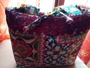 borsa da passeggio con pizzo rosso