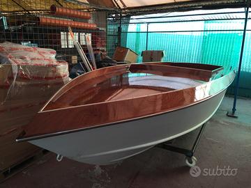 Cofano Costruito da Proto in compensato marino