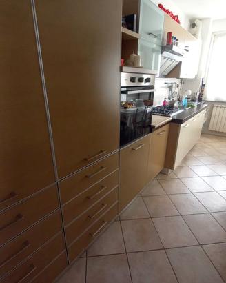 Cucina lineare da mobilificio