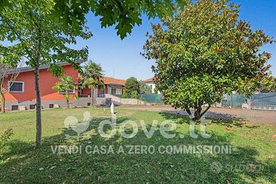 Villa di 200 m² con 4 locali a Saronno