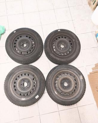 4_PNEUMATICI INVERNALI-TERMICHE 185/60-15 MICHELIN