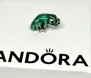 Charm Pandora Disney Rapunzel Pascal cambia colore