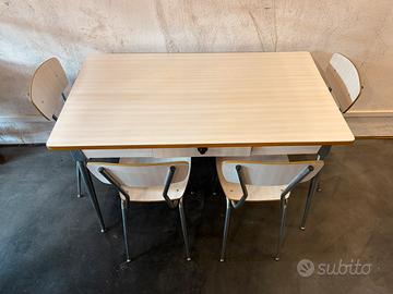 Tavolo + 4 sedie formica vintage anni ‘70