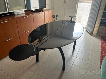 TAVOLO IN LACCATO LUCIDO DA COLLEZIONE