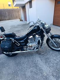 moto Suzuki intruder