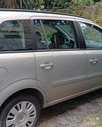 Opel zafira a metano casa madre