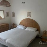 Camera da letto in rattan originale