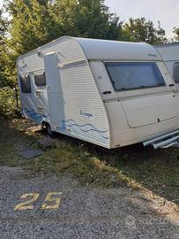 ROULOTTE CAMPERIZZATA CON MOVER E PANNELLI SOLARI