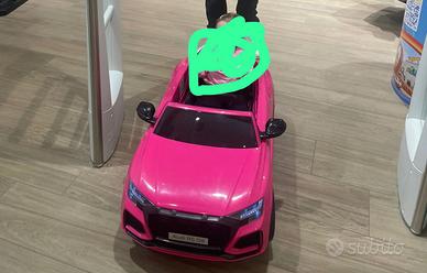 Auto a pedale e radicomandata