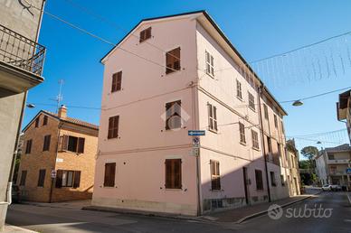 2 LOCALI A PORTO SANT'ELPIDIO