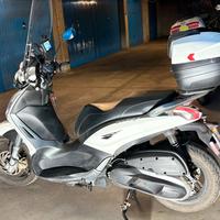 Beverly 350 ABS 2017 - 63.200 km + CarPlay + TPMS