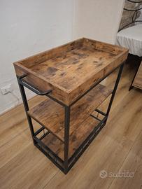 Mobiletto con porta bottiglie 