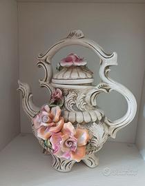 Teiera in porcellana vintage