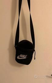Borsello Nike