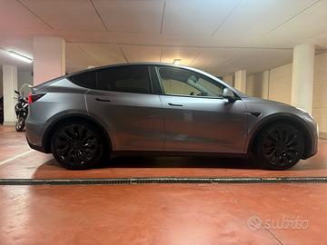 Tesla Model Y  Performance poss. subentro leasing