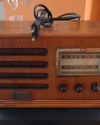 radio vintage in legno